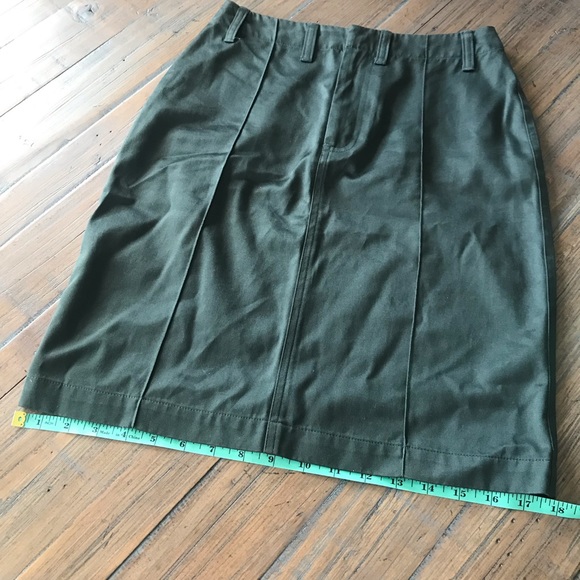 Banana Republic size 2 dark green skirt - Picture 7 of 8